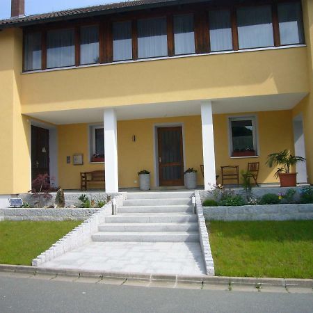 Ferienwohnung Im Alten Schulhaus - Keine Monteure Plech 外观 照片